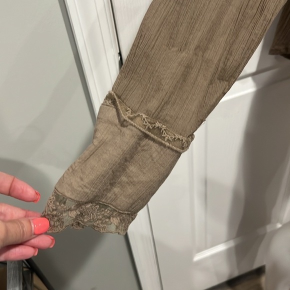 Free People Clemence taupe lace trim long sleeve button down boho shirt  Medium - Picture 6 of 9